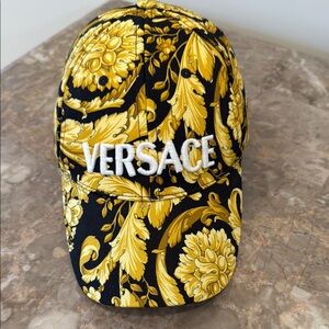 Versace Barocco Logo Baseball Cap – Black & Gold Baroque Print Cotton Hat